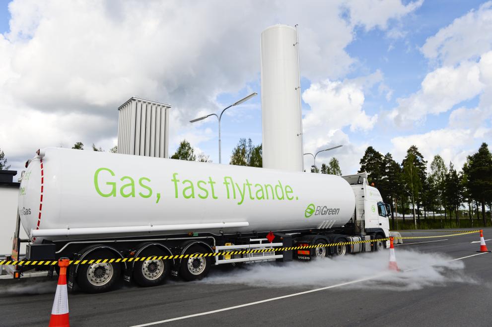 Natural Gas ‐ CNG Filling Station ‐ Sweden