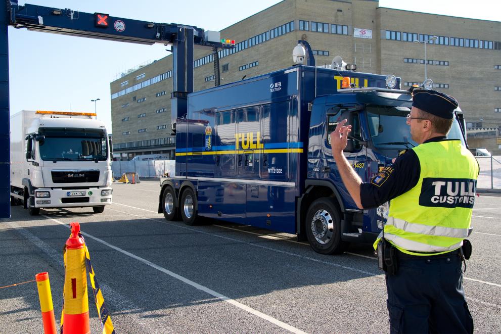 Import controls by Swedish customs