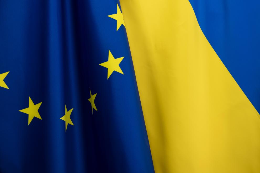 The European and Ukrainian flags