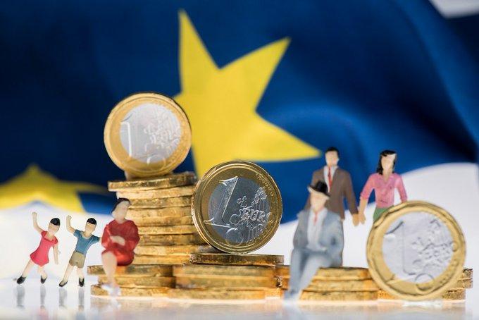 Iz danes objavljene Komisijine letne raziskave FlashEurobarometer izhaja, da v državah članicah, ki še niso uvedle evra, vlada široka podpora sprejetju te enotne valute.