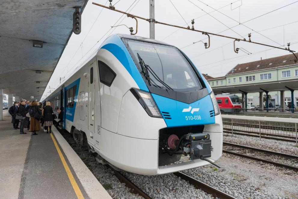 Prenovljena infrastruktura bo omogočila, da bodo sodobni vlaki vozili varneje, hitreje in udobneje.
