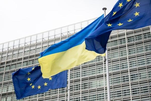 Prvi prenos 1,5 milijarde evrov prihodkov iz imobiliziranih ruskih sredstev za podporo Ukrajini